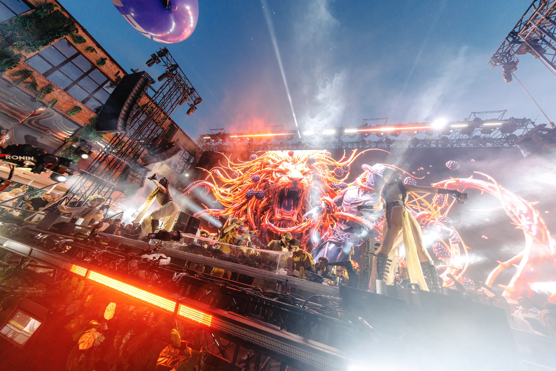 Artzavod Platform — crowd and stage